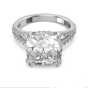 Swarovski Stunning Solitaire Statement Ring Convex Crown